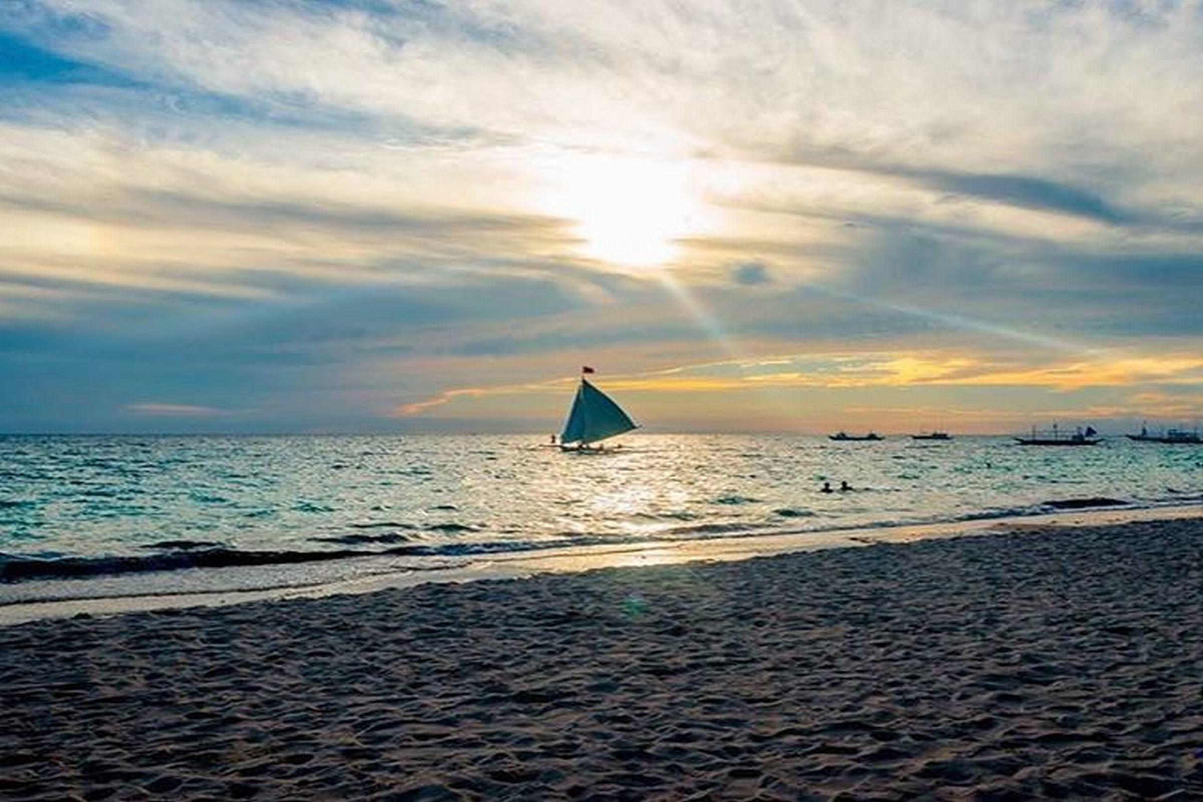 Crimson Resort And Spa Boracay Yapak Екстериор снимка